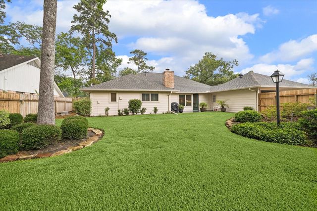 1926 Twin Springs, Kingwood, TX 77339