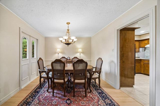 1926 Twin Springs, Kingwood, TX 77339