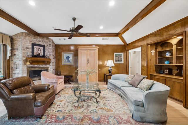 1926 Twin Springs, Kingwood, TX 77339