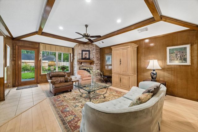 1926 Twin Springs, Kingwood, TX 77339