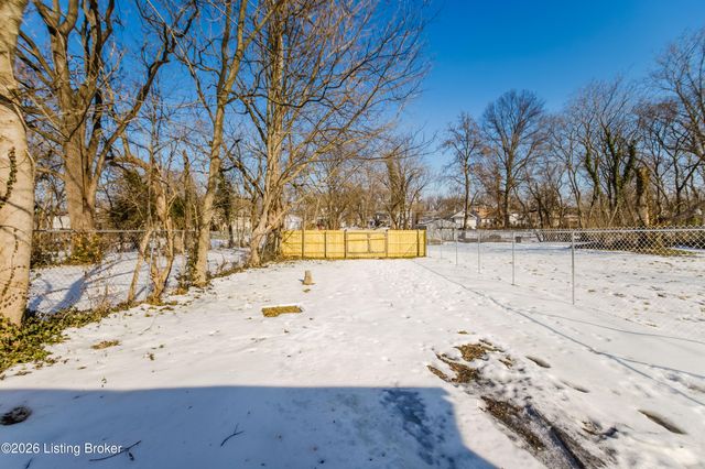 2639 Greenwood Ave, Louisville, KY 40211