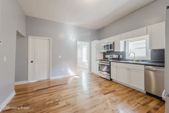 2639 Greenwood Ave, Louisville, KY 40211