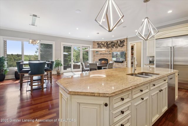 2471 Overglen Court, East Lansing, MI 48823