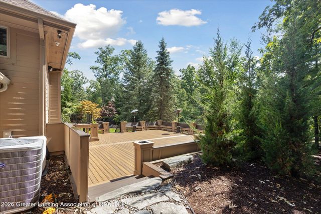 2471 Overglen Court, East Lansing, MI 48823