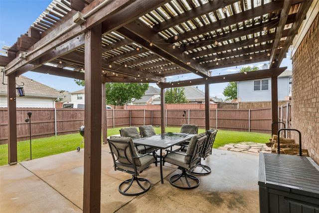 5625 Westwood Lane, The Colony, TX 75056
