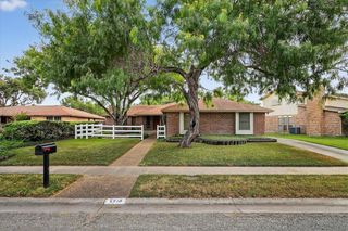 5918 Long Creek Dr, Corpus Christi, TX 78414
