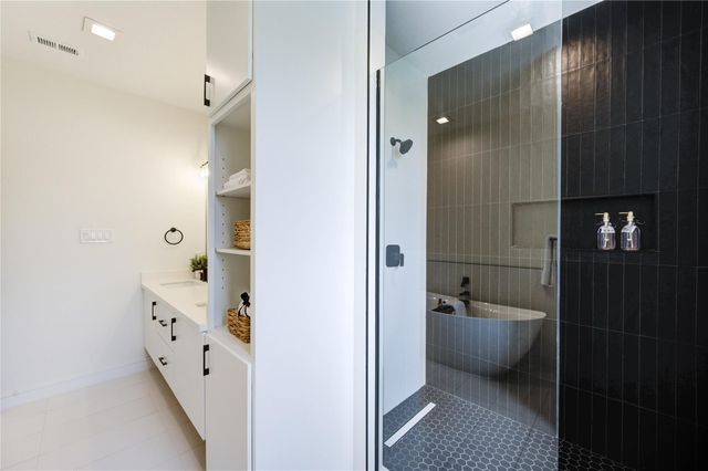 5831 Outer Banks Street, Houston, TX 77091