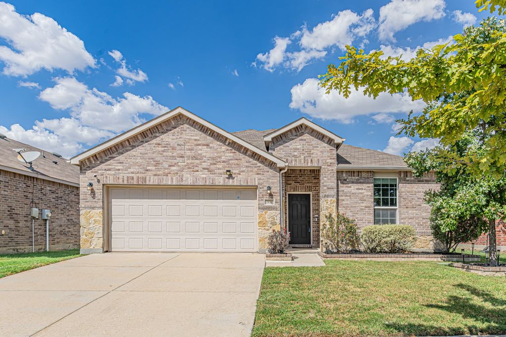 2429 Senepol Way, Fort Worth, TX 76131 — exterior