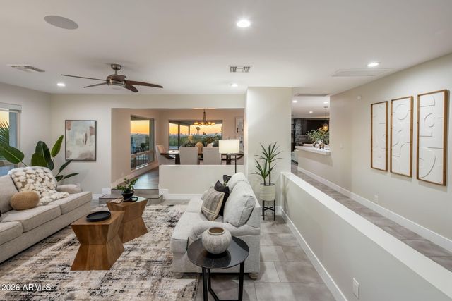 5518 E ROCKRIDGE Road, Phoenix, AZ 85018