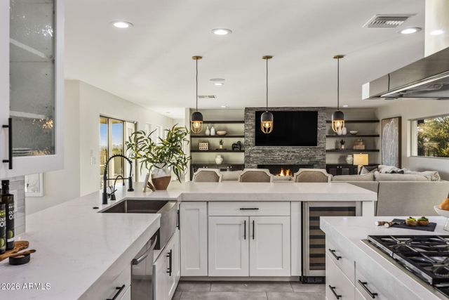 5518 E ROCKRIDGE Road, Phoenix, AZ 85018