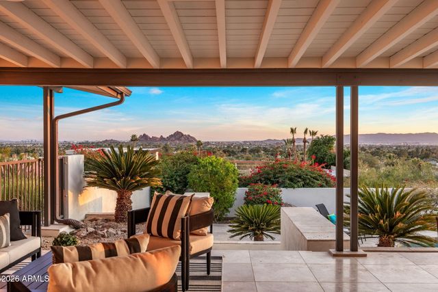 5518 E ROCKRIDGE Road, Phoenix, AZ 85018