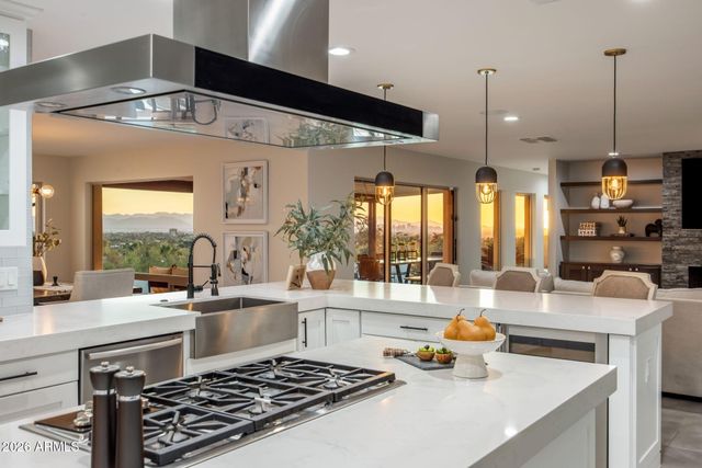 5518 E ROCKRIDGE Road, Phoenix, AZ 85018