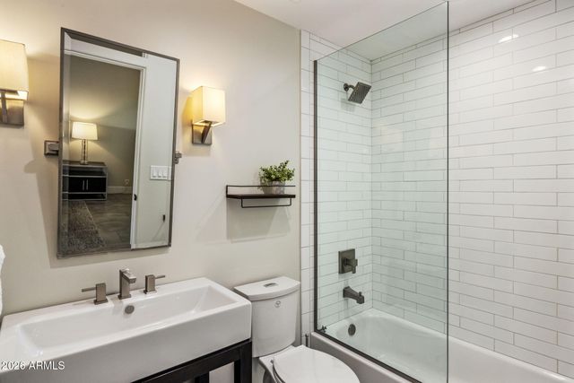 5518 E ROCKRIDGE Road, Phoenix, AZ 85018