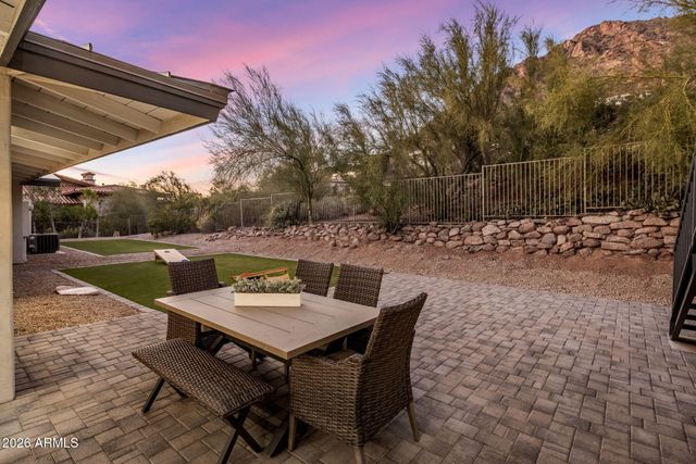 5518 E ROCKRIDGE Road, Phoenix, AZ 85018