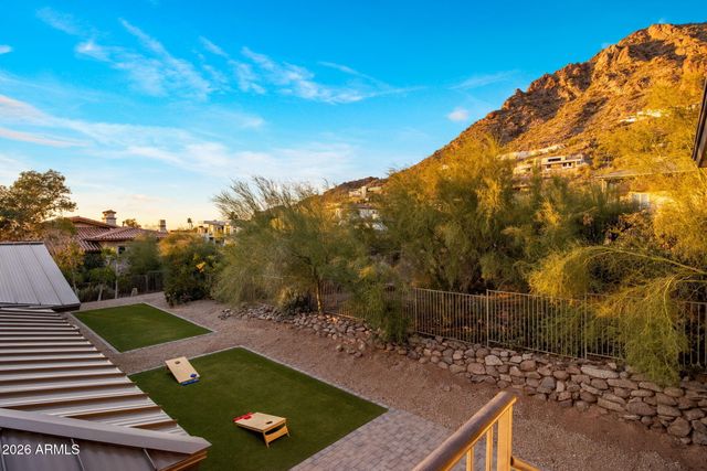 5518 E ROCKRIDGE Road, Phoenix, AZ 85018