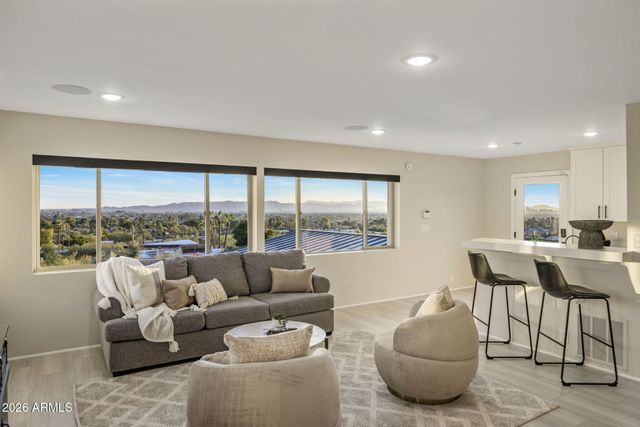 5518 E ROCKRIDGE Road, Phoenix, AZ 85018