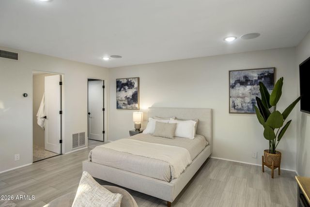 5518 E ROCKRIDGE Road, Phoenix, AZ 85018