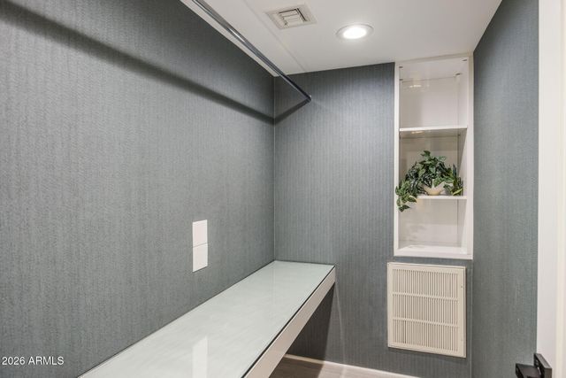 5518 E ROCKRIDGE Road, Phoenix, AZ 85018