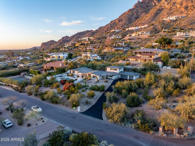 5518 E ROCKRIDGE Road, Phoenix, AZ 85018