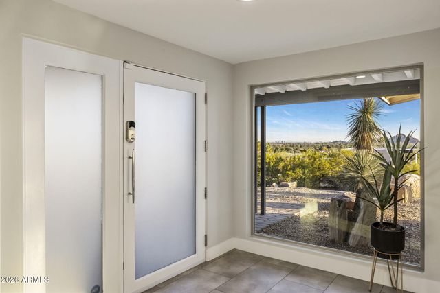 5518 E ROCKRIDGE Road, Phoenix, AZ 85018