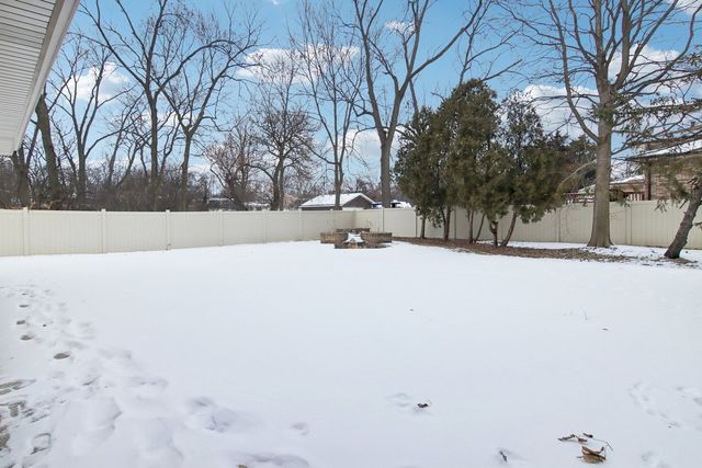 15134 Laramie Avenue, Oak Forest, IL 60452