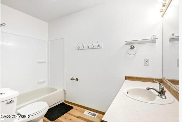 2900 Sun Spot Circle, Anchorage, AK 99507