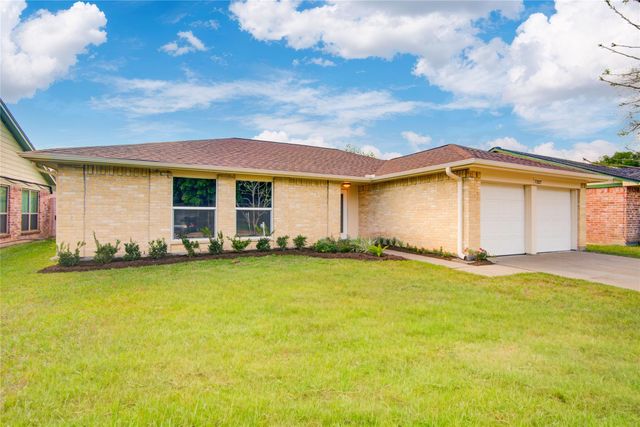 7327 Sunlight Lane, Houston, TX 77095