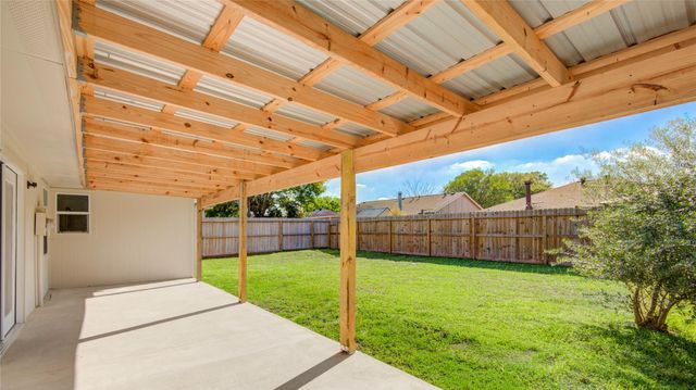7327 Sunlight Lane, Houston, TX 77095