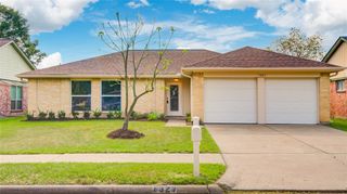 7327 Sunlight Lane, Houston, TX 77095