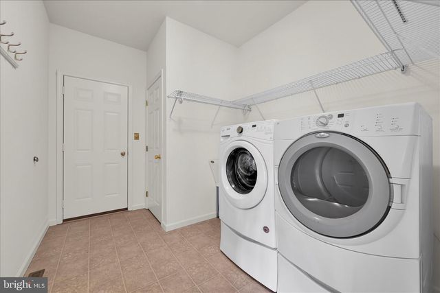 104 WALNUT DR W, Bernville, PA 19506