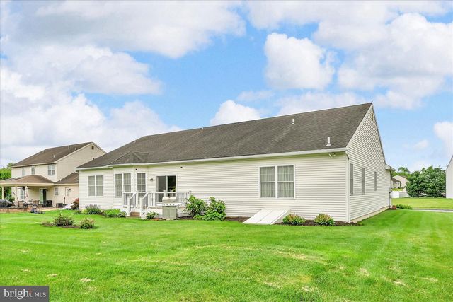 104 WALNUT DR W, Bernville, PA 19506