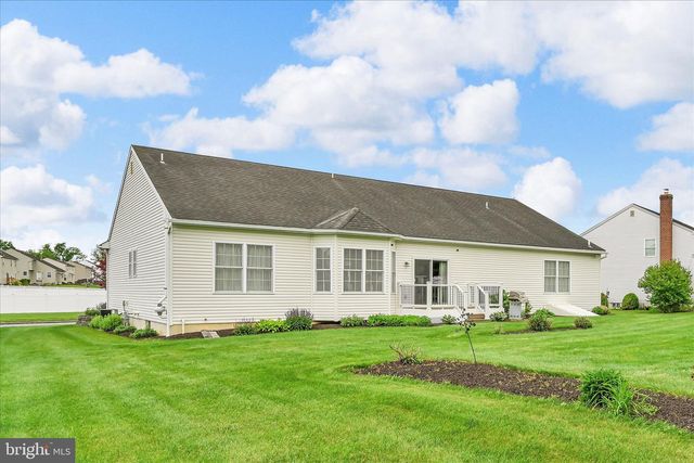 104 WALNUT DR W, Bernville, PA 19506