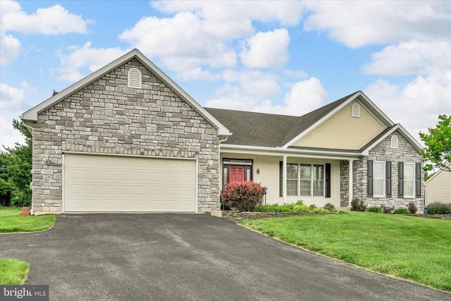 104 WALNUT DR W, Bernville, PA 19506