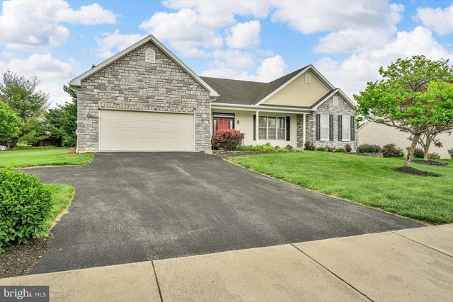 104 WALNUT DR W, Bernville, PA 19506