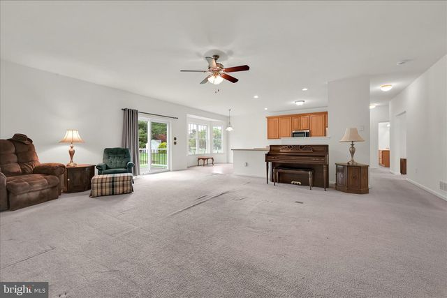 104 WALNUT DR W, Bernville, PA 19506