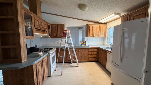 245 Golden Poppy Street, Bosque Farms, NM 87068