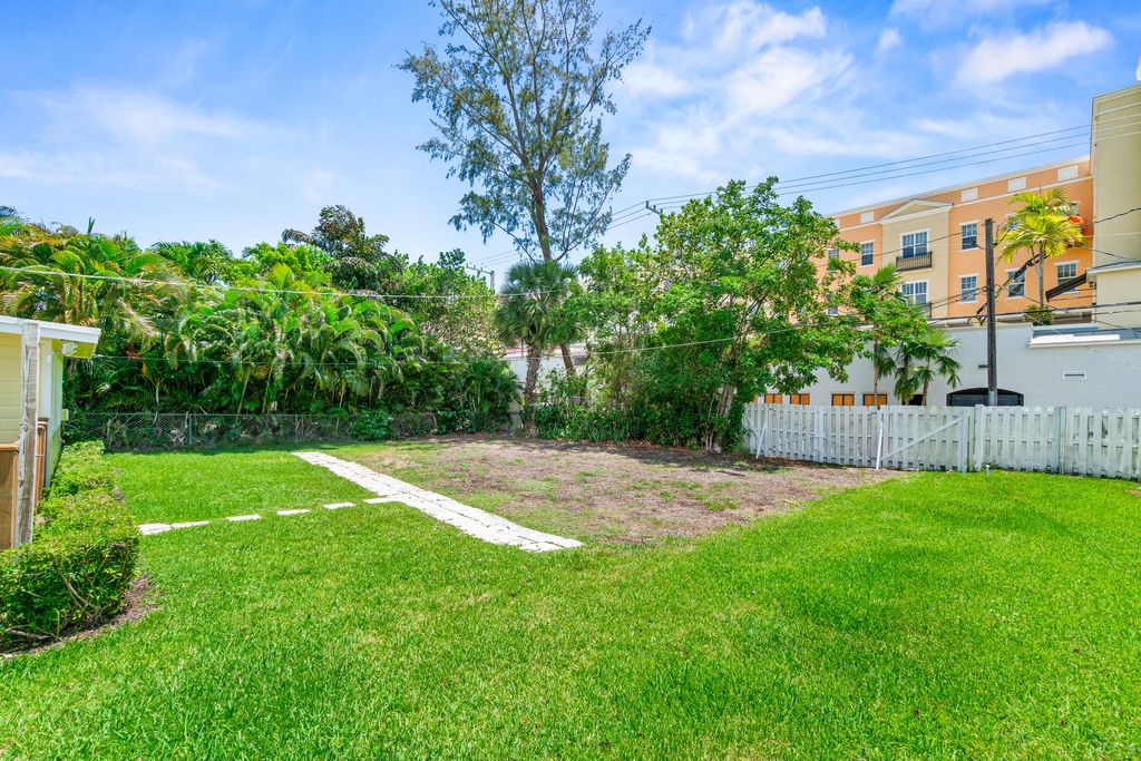 Image 24 of property listing at Address unavailable.