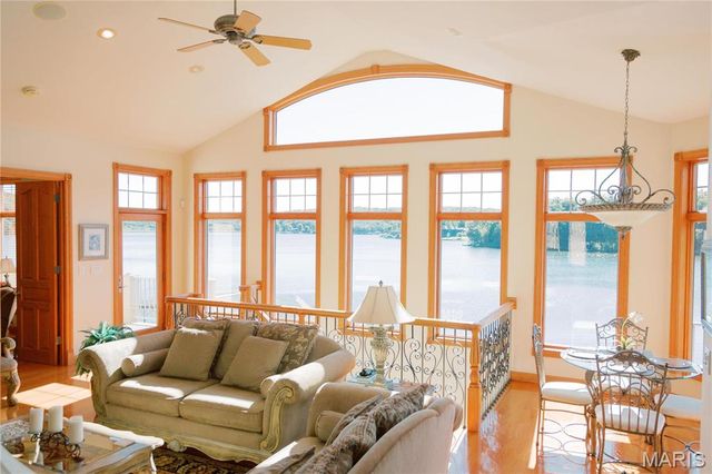 1602 Woodson Drive, Owensville, MO 65066