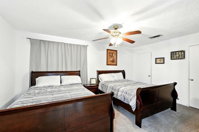 100 Edgewater Drive 39, Livingston, TX 77351