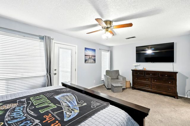 100 Edgewater Drive 39, Livingston, TX 77351