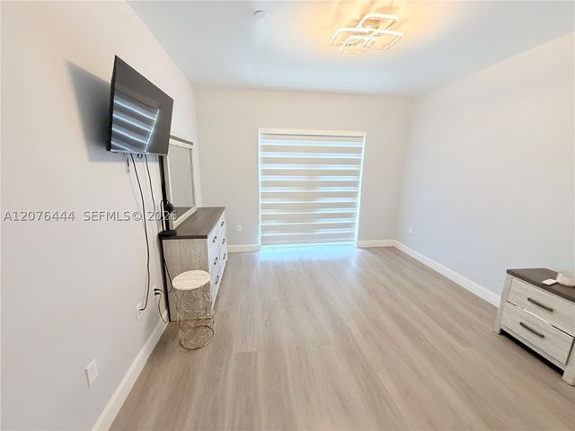 1938 Jackson St 202, Hollywood, FL 33020