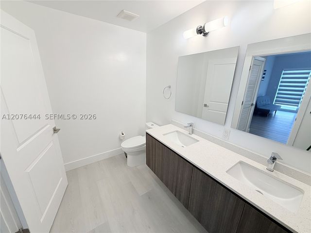 1938 Jackson St 202, Hollywood, FL 33020