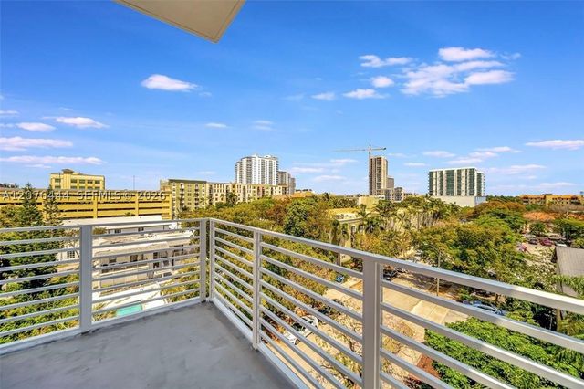 1938 Jackson St 202, Hollywood, FL 33020