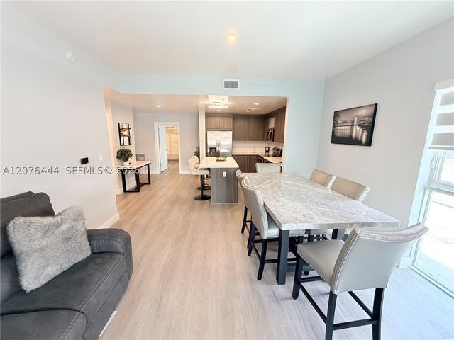 1938 Jackson St 202, Hollywood, FL 33020