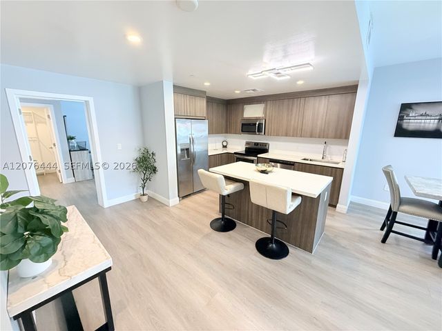 1938 Jackson St 202, Hollywood, FL 33020