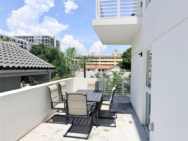1938 Jackson St 202, Hollywood, FL 33020