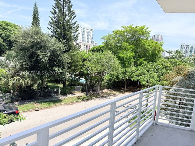 1938 Jackson St 202, Hollywood, FL 33020