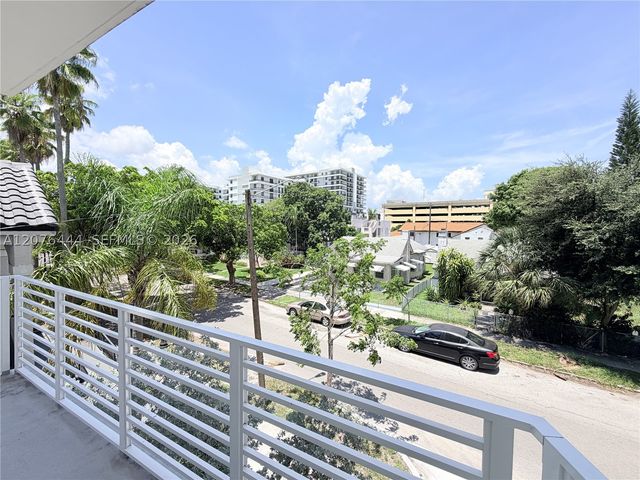 1938 Jackson St 202, Hollywood, FL 33020