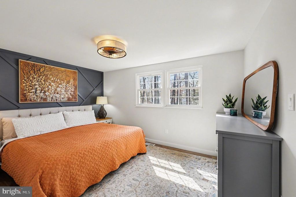 Image 12 of property listing at 9205 FRIAR RD, Fort Washington, MD 20744