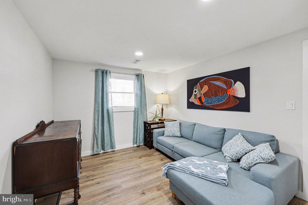 Image 15 of property listing at 9205 FRIAR RD, Fort Washington, MD 20744